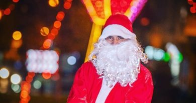 ГЕОРГИ СИМЕОНОВ ОТ ГОРНА ОРЯХОВИЦА ЗА 11-А ПОРЕДНА ГОДИНА ЩЕ СЕ ВЪПЛЪТИ БЛАГОТВОРИТЕЛНО В ОБРАЗА НА ДЯДО КОЛЕДА