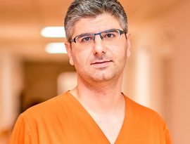 Опитният уролог ще бъде на разположение на пациентите от 10:30 часа във функционалния кабинет, разположен в западно крило на болницата...