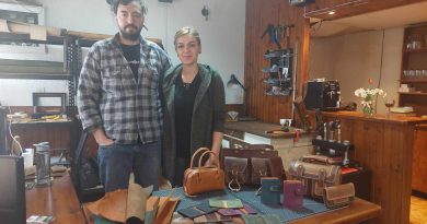 ПРЕДИ ГОДИНА И ПОЛОВИНА СЕМРА И ТОЛГА СУНАЛЪ СЕ УСТАНОВЯВАТ В КИЛИФАРЕВО, ЗАГЪРБВАЙКИ ПРОСПЕРИРАЩАТА СИ РАБОТИЛНИЦА ЗА КОЖАРСКИ...