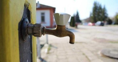 водата
