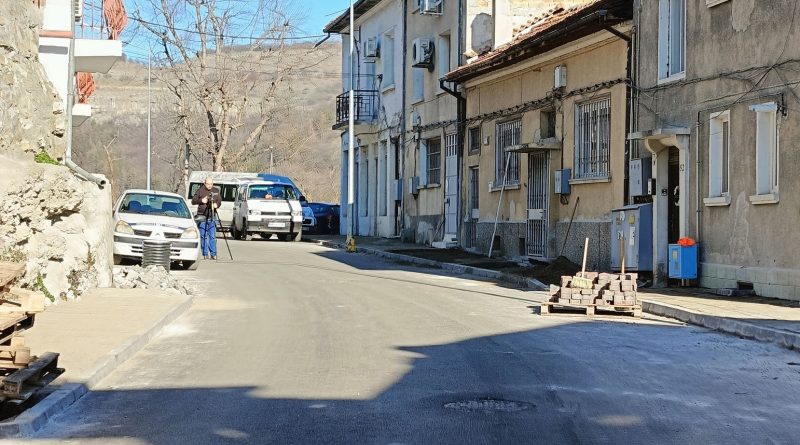 вход