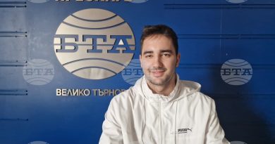 Самуил Николов