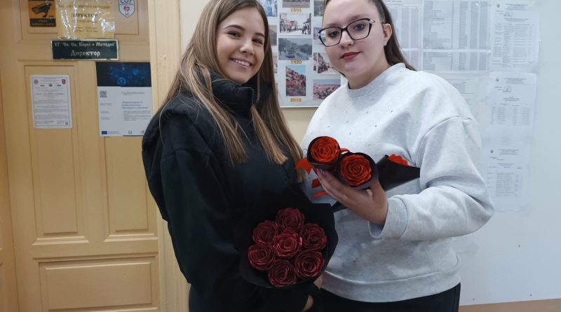 цветя от сатен майстори Сандра Апостолова