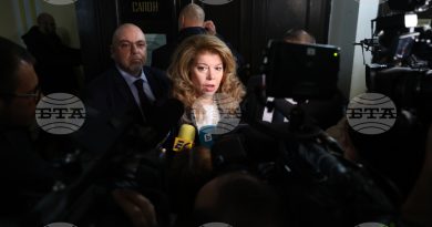 Кандев да остане желае Йотова