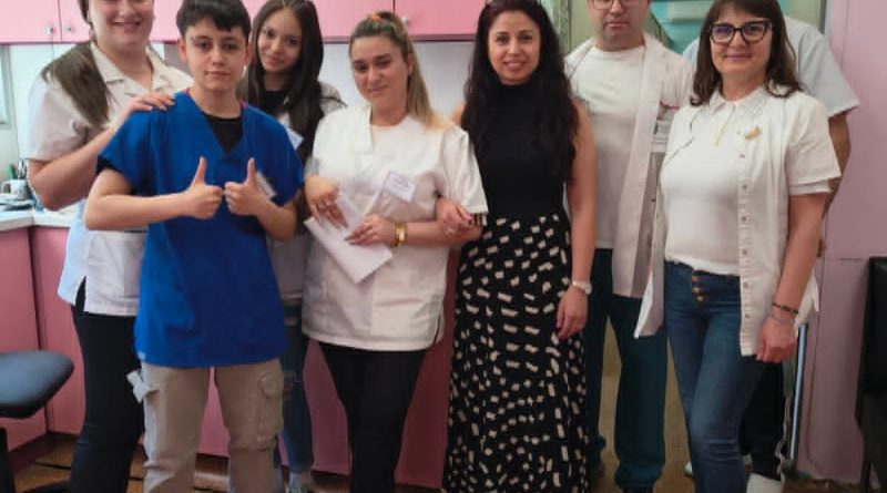 ДВАНАДЕСЕТОКЛАСНИЦИТЕ