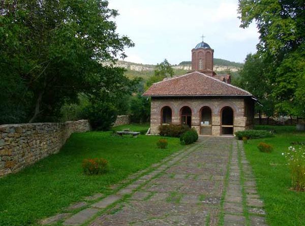 църква