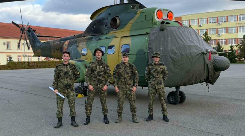 Курсантите от НВУ