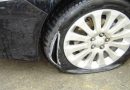 Издирват вандал, потрошил автомобил  